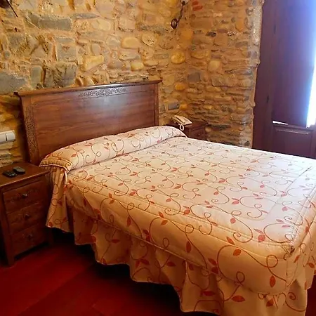 فندق Virgen De La Encina 2*