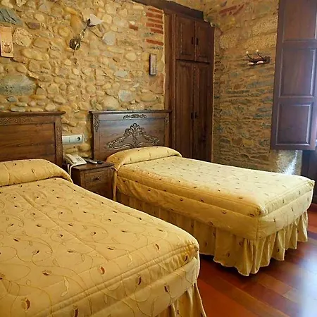 فندق Virgen De La Encina 2*
