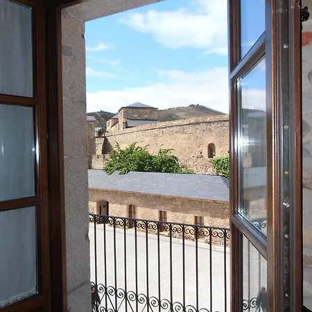 Virgen De La Encina 2* 蓬费拉达