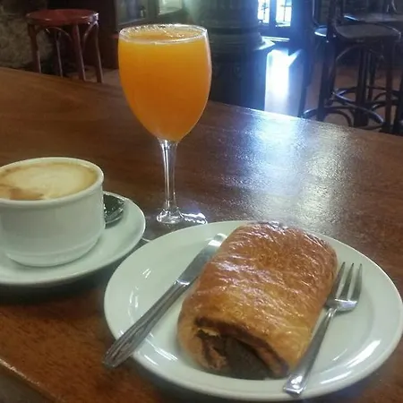 酒店 Virgen De La Encina 2*