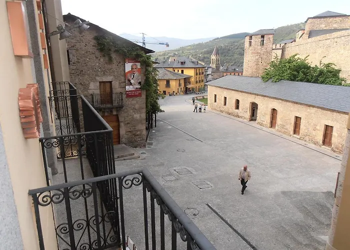 Virgen De La Encina Ponferrada