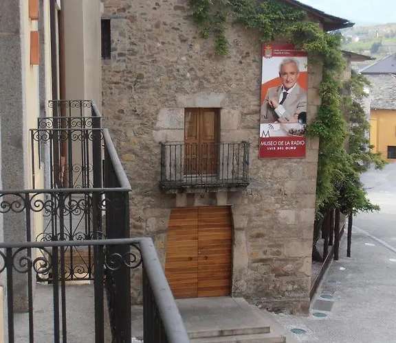 Virgen De La Encina מלון