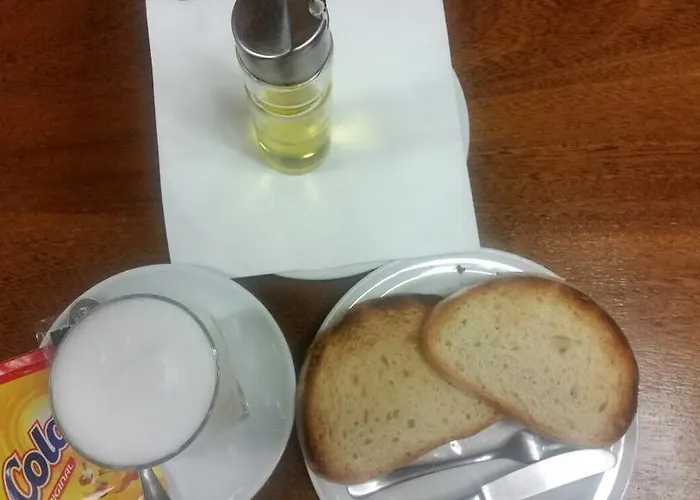 Hotel Virgen De La Encina 2*